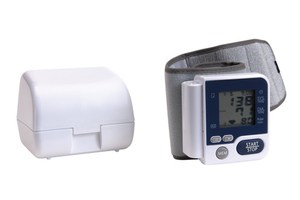 Blood pressure measuring device &quot;Heartbeat&quot;, measures from 20 to 280mm/HG, approx. 200 memory capacity